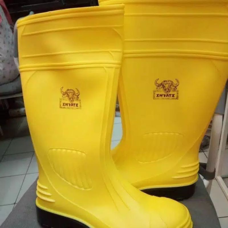 Sepatu Boot Inyati Wayna