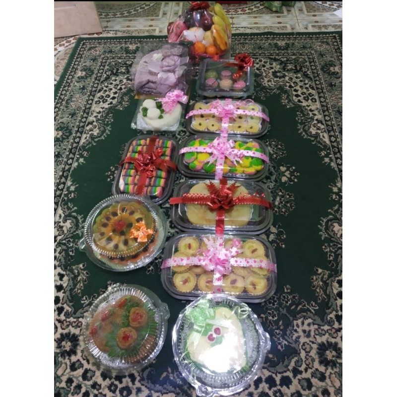 

Paket 4 Macam Kue Hantaran