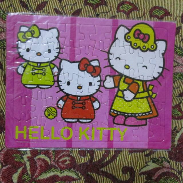 

Paket Puzzle & Buku Gambar Hello Kitty