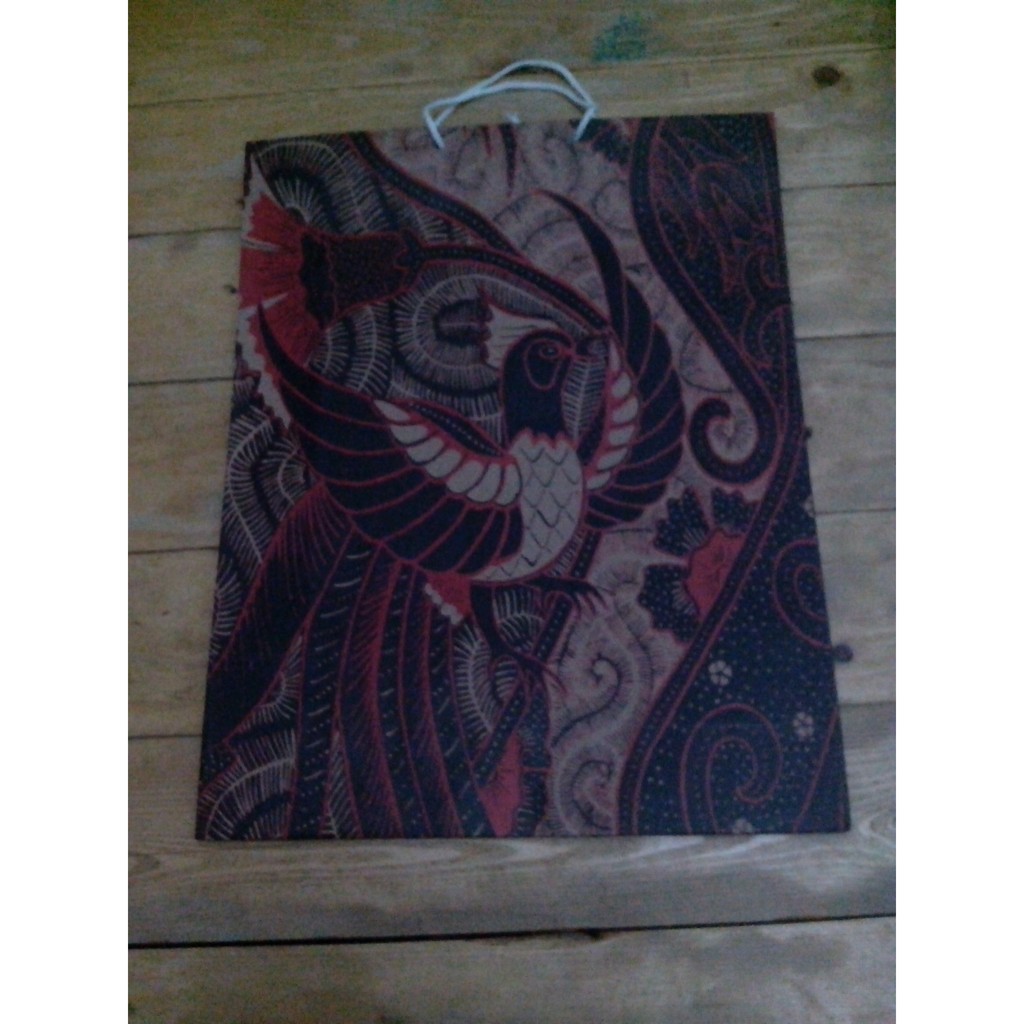 

Paperbag Batik Motif Burung kantong sepatu