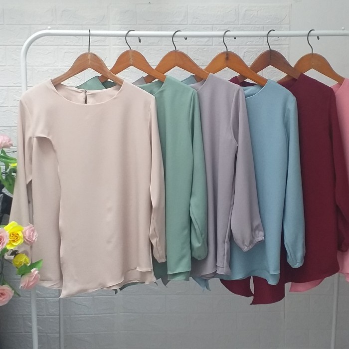 Kellya Blouse / Baju Blouse Wanita Korean Style / Atasan Wanita K ES639 AtasanPutih- Hitam, S