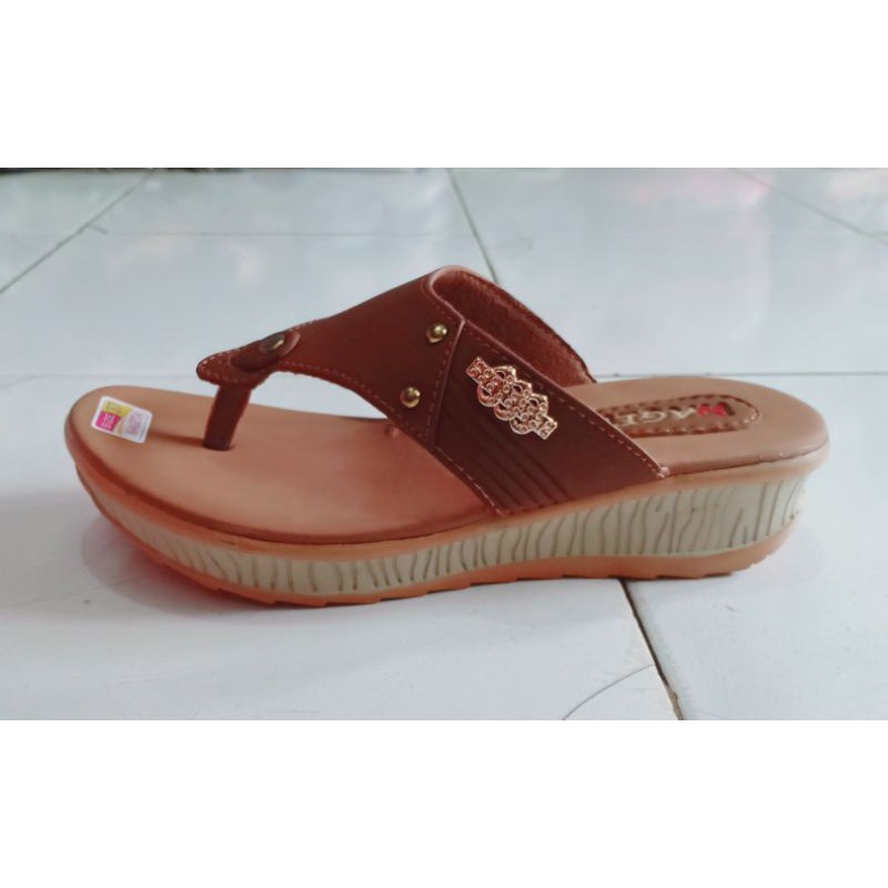 Sandal wanita/japit/berhak