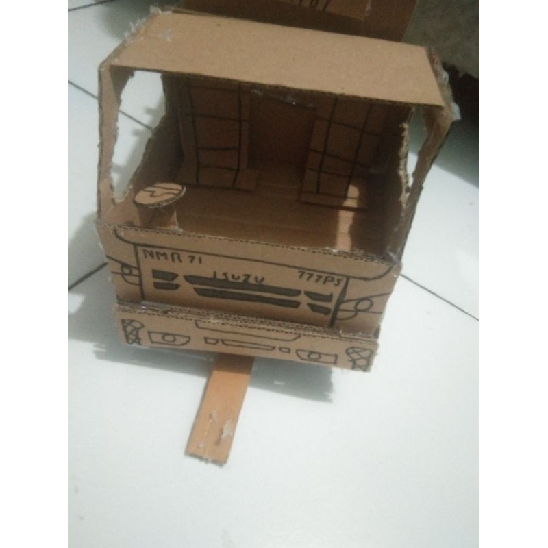 

miniatur truk kardus