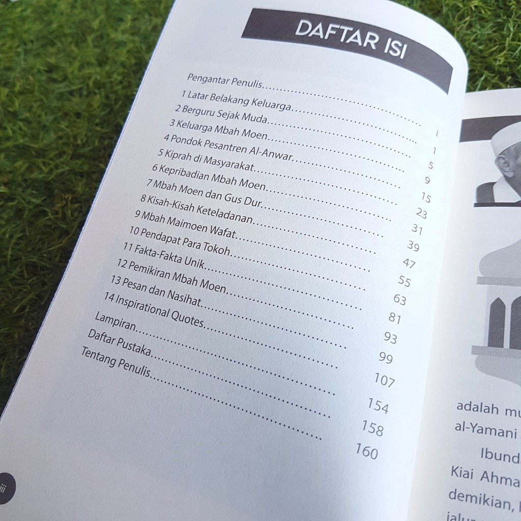 Buku Mbah Moen: Kiai Kharismatik Penuh Inspirasi-3