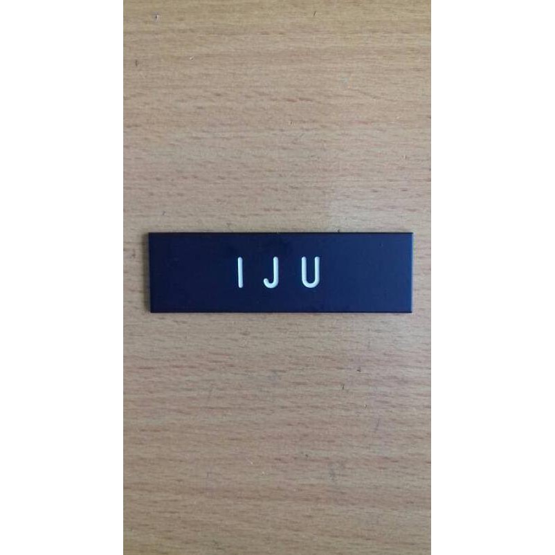 

Ready Nametag Hitam Dof T3