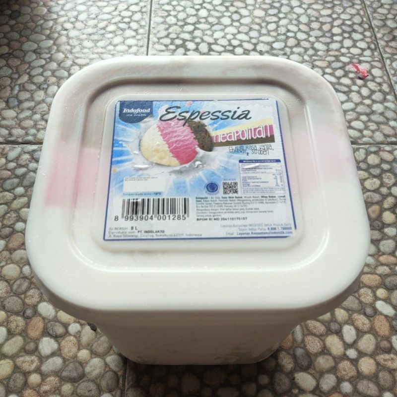 

INDOESKRIM NEOPOLITAN ICE CREAM RASA VANILA COKLAT STRAWBERRY 8L