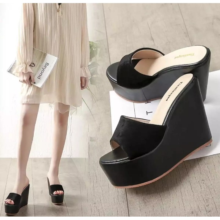 Sandal Wanita Zora Wedges Wanita AW25