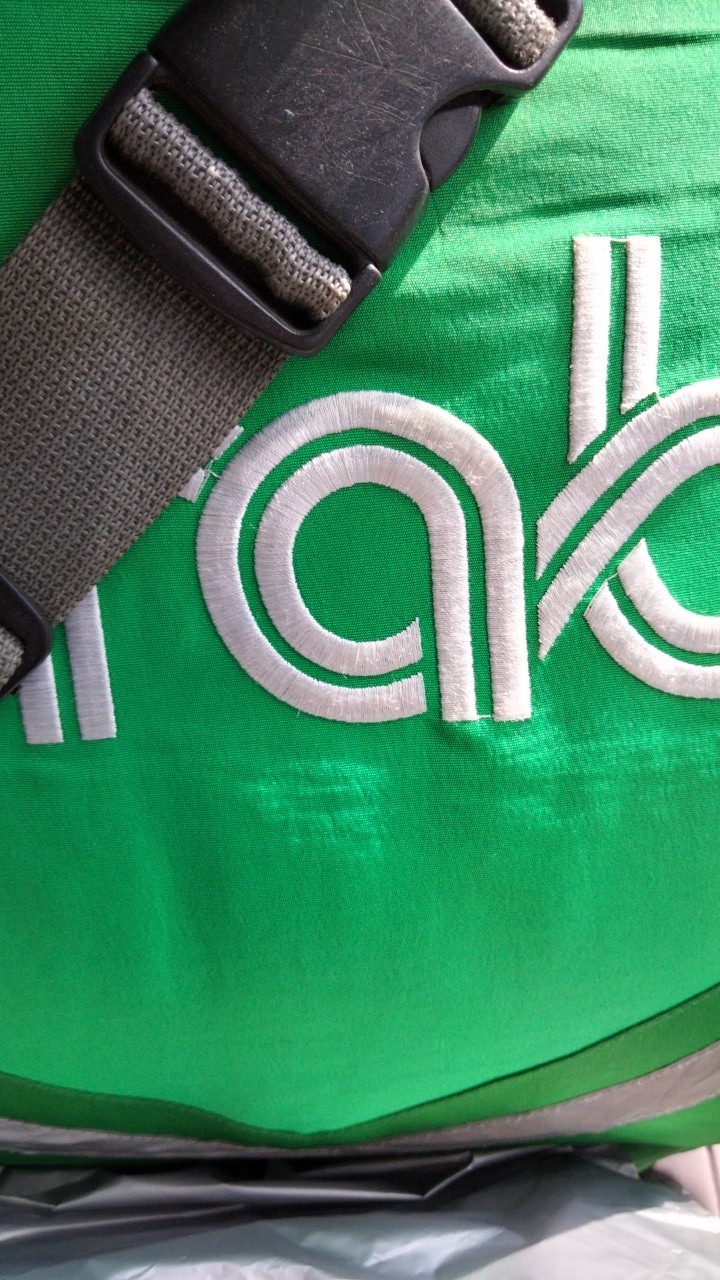 Kemeja Batik Pria Semi Sutra Silky Premium Puring Istimewa