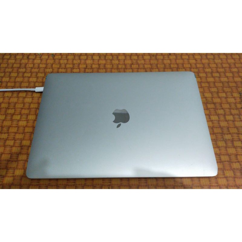 OBRAL..MEC PRO RETINA 13 IN 2017.RAM 8.SSD 128.CORE I5 .MULUSS