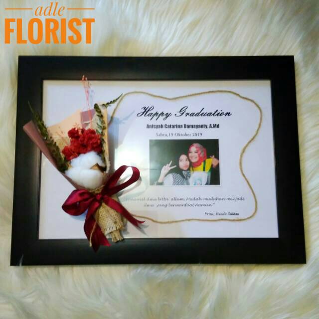 Flower In Frame Kado Ultah Kado Wisuda Bouquet In Frame Kado Wisuda Shopee Indonesia