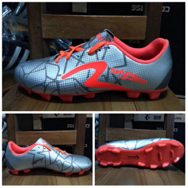Sepatu bola specs Spyder