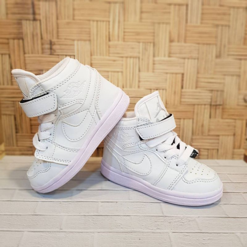 Sepatu Anak Laki dan Sepatu Sneakers Anak Perempuan Jordan Kids Sepatu Anak Laki Laki 10 Tahun Sepatu Anak Sneakers Laki Laki Perempuan Nike Jordan High Grade Original Sepatu Jordan Anak Laki Laki Sepatu Anak Laki Umur 1 Tahun Sepatu Anak SD Sepatu Jordan