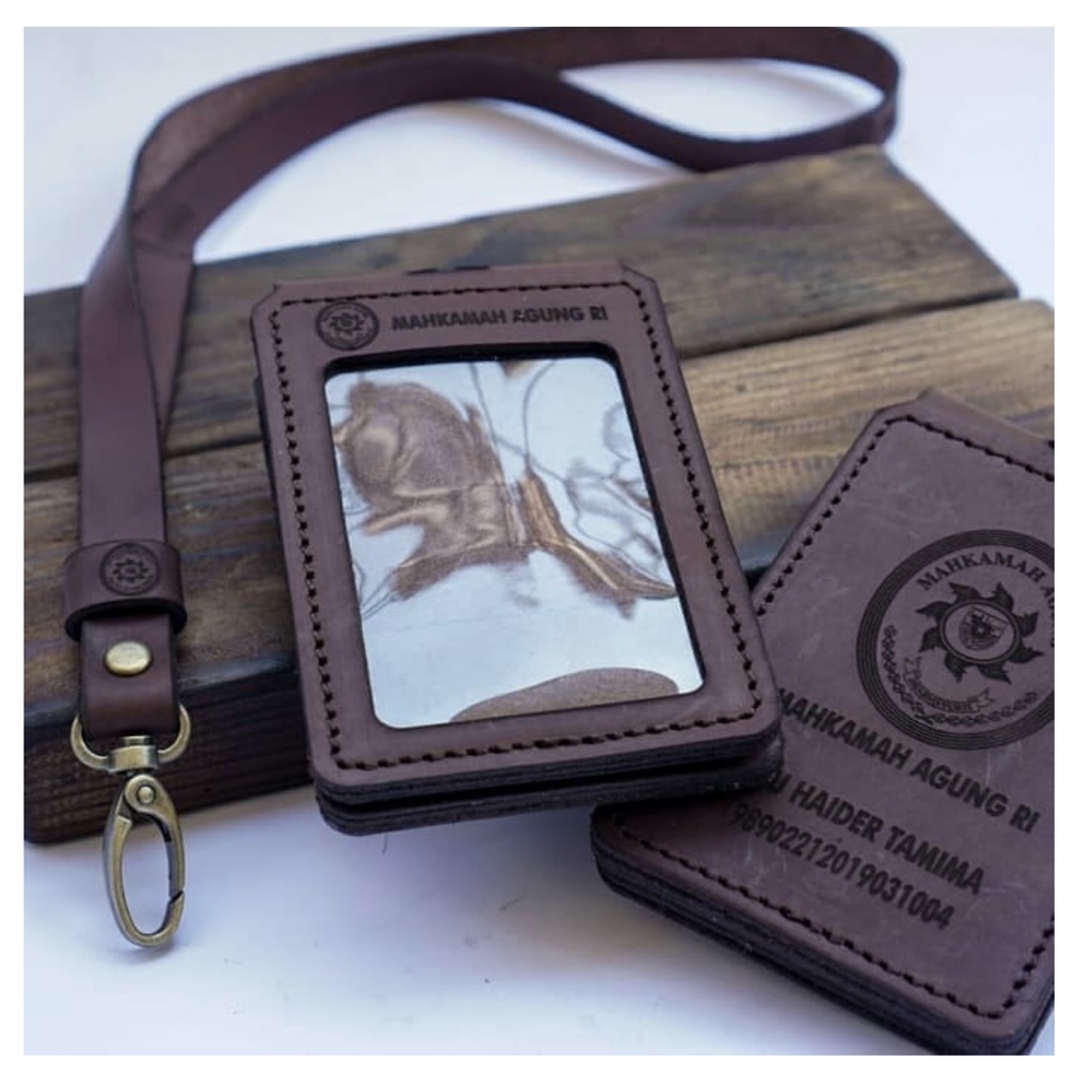 

Name Tag Kulit Custom Gantungan Id Card Holder Kulit Custom Nama Logo Instansi Perusahaan