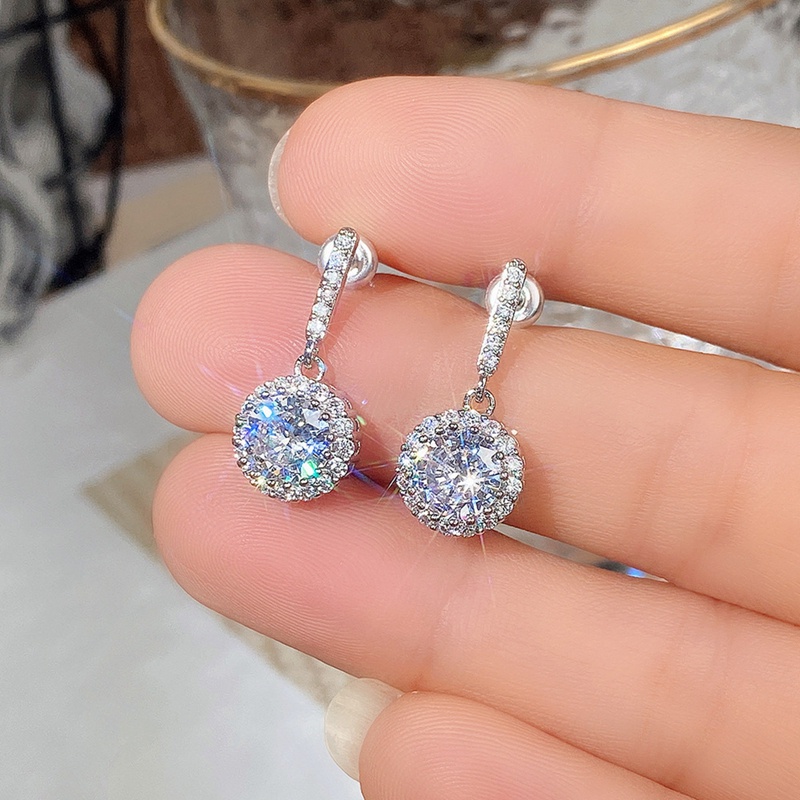 Anting Juntai Bentuk Bulat Kubik Zirkonia Warna Silver Gaya Klasik Untuk Wanita