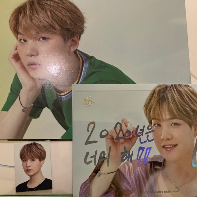 Sharing bts season’s greetings 2020 mini poster+id photo +greeting massage card+id photo