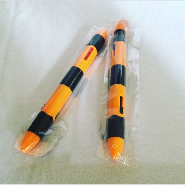 

Pulpen 4 warna