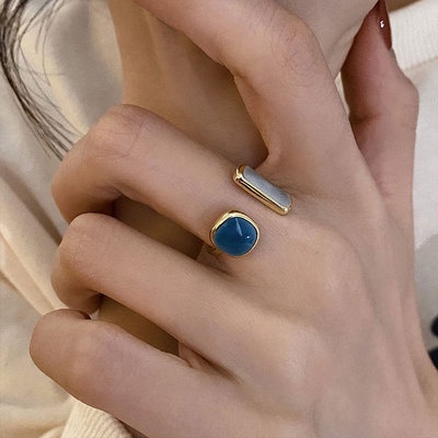 1pc Cincin Model Terbuka Adjustable Warna Emas Untuk Wanita