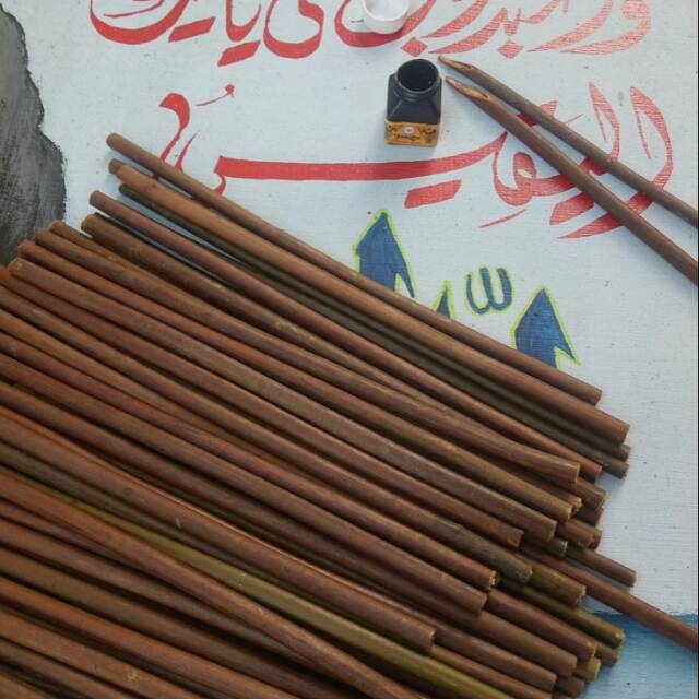 

KAYU HANDAM PENA KALIGRAFI