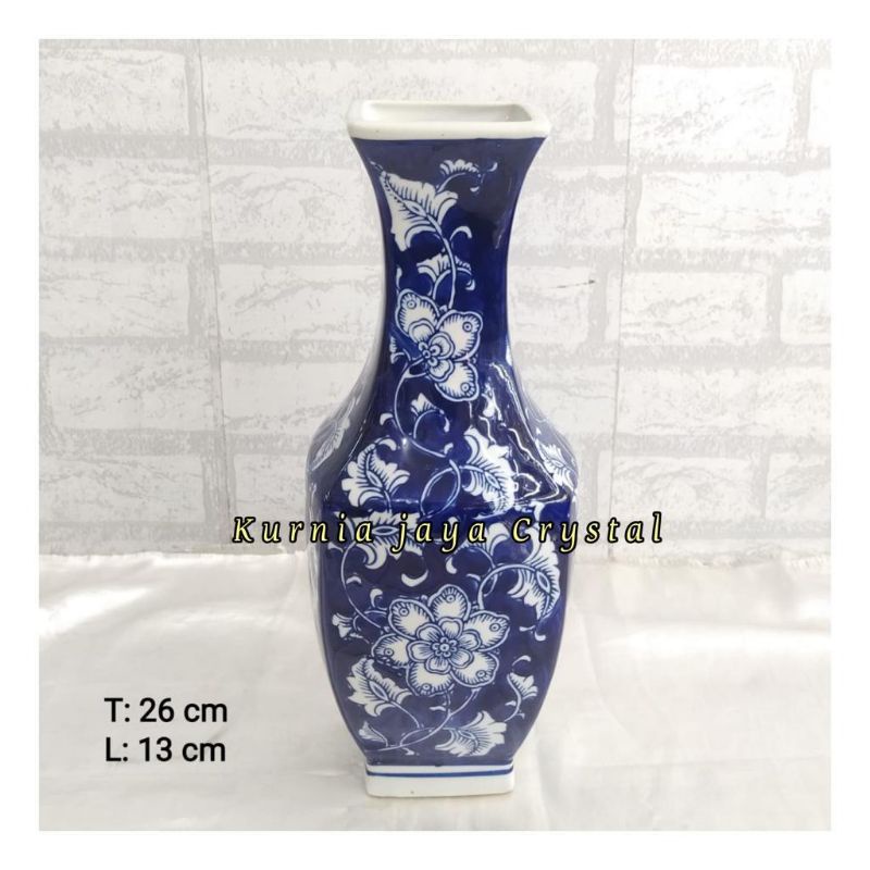 Pajangan vas keramik biru putih