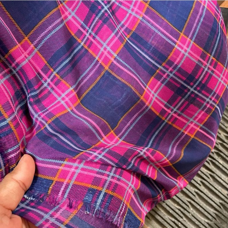 kain ceruty zara // kain zara // kain ceruty // ceruty zara // kain motif // kain motif kotak // kai