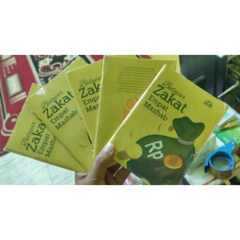 Buku Fikih zakat Menurut 4 Madzhab IASS SIDOGIRI