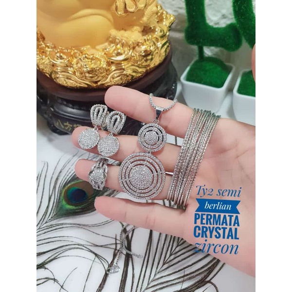 set perhiasan semi berlian