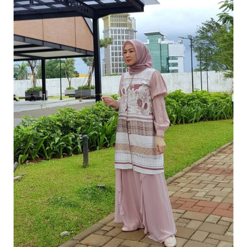 Binar Blouse vanilla hijab