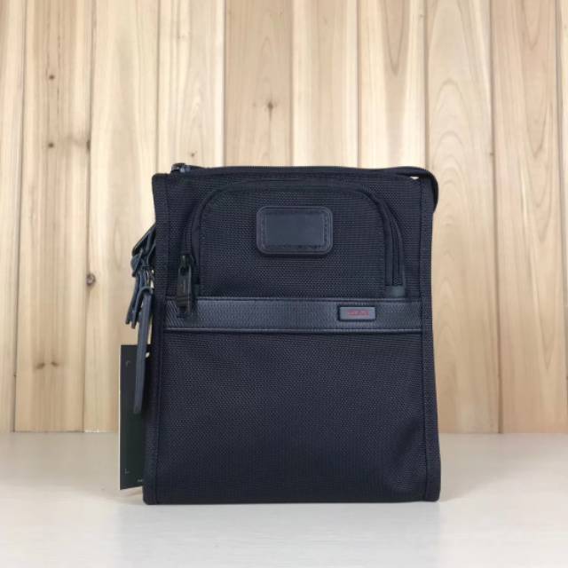 tumi alpha 3 pocket bag small