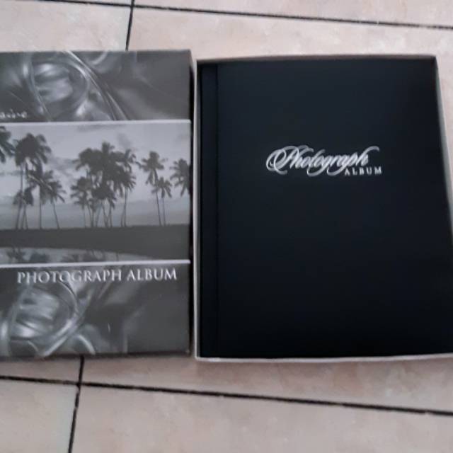 Album magnetik kecil / Album magnetic photograf small muat 40 foto ukuran 4R ( 30x25cm)