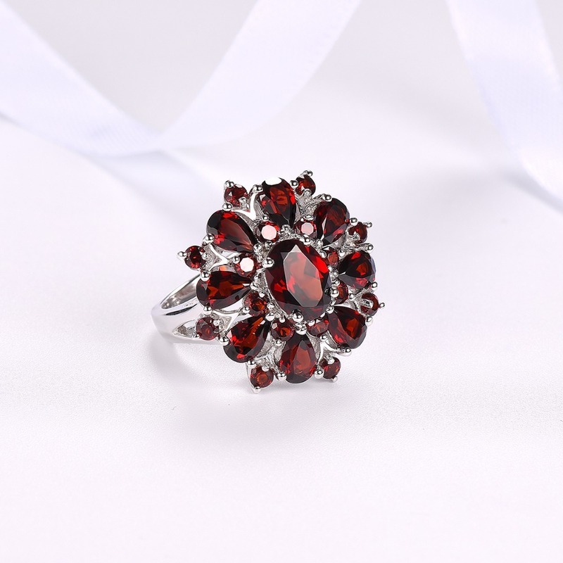 Cincin Ruby Mewah Untuk Wanita
