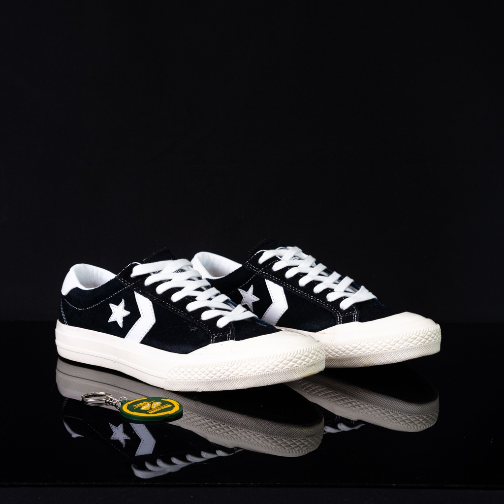 Sepatu Sneakers Chevron Star Black White Pria Wanita Premium