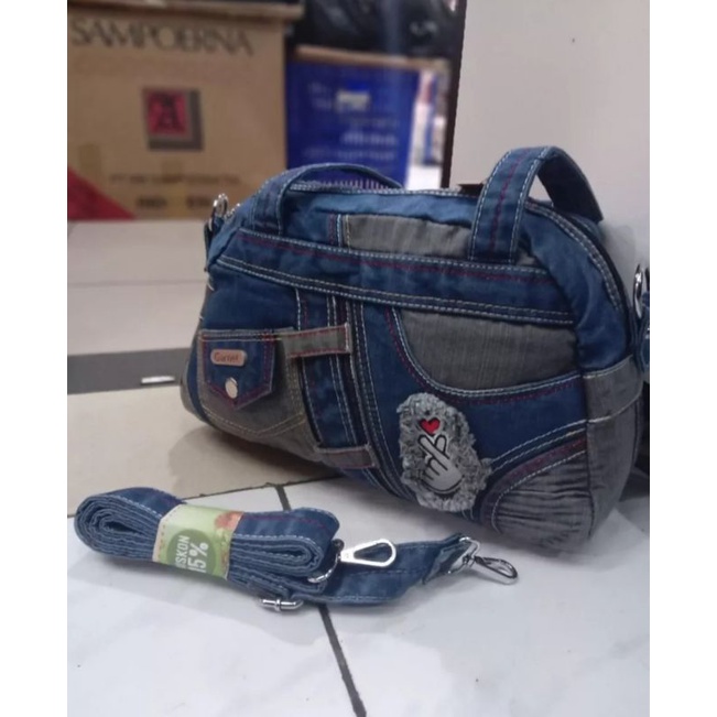 Tas slempang wanita bahan jeans denim original Garnet