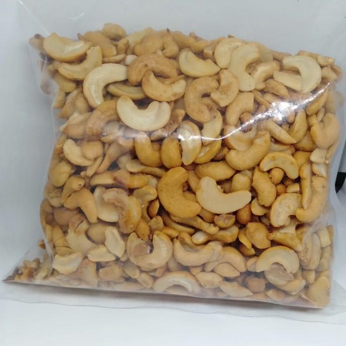 

Kacang Mede belah dua Premium 1kg