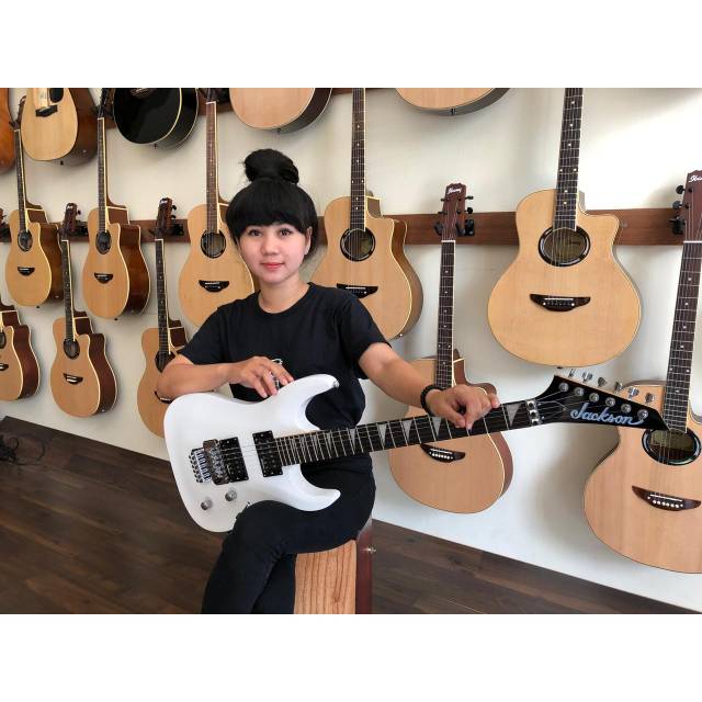Gitar Jackson Dinky Putih