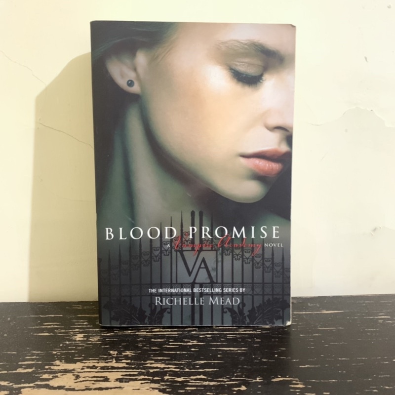 Novel Vampire Academy - Blood Promise Book 4