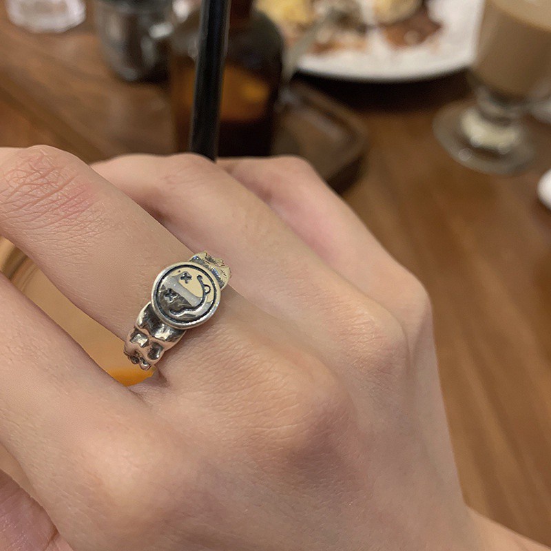 Cincin Bentuk Hantu Tersenyum Gaya Retro Korea Untuk Aksesoris