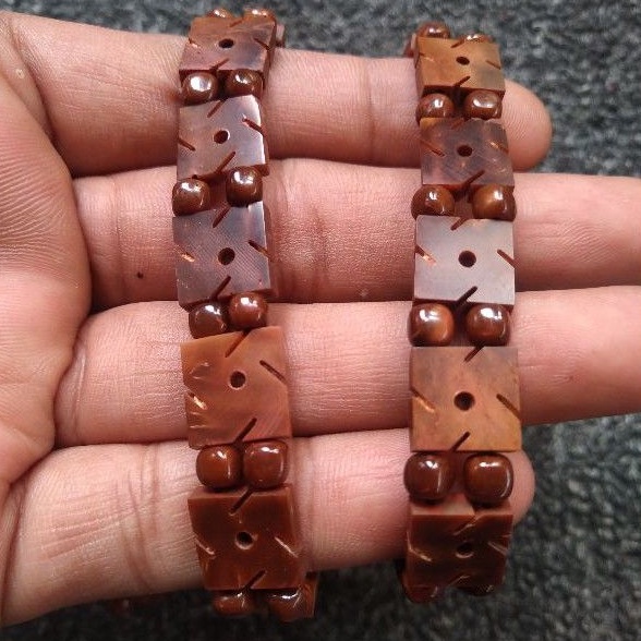 gelang kokka motif naji lubang