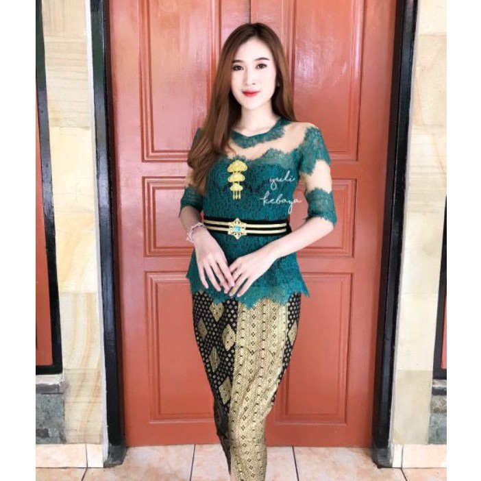 Kebaya Wisuda Kondangan Sabrina Kerah Brukat Rangrang