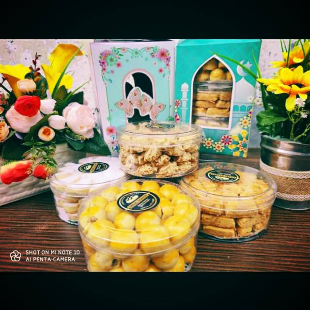 

Paket parcel kue lebaran