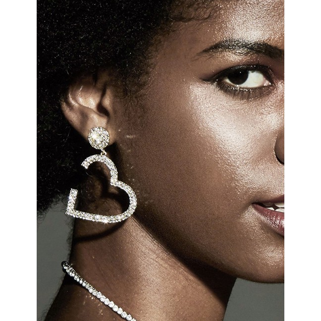 LRC Anting Tusuk Fashion Silver Love Notched With Diamond Earrings D04030