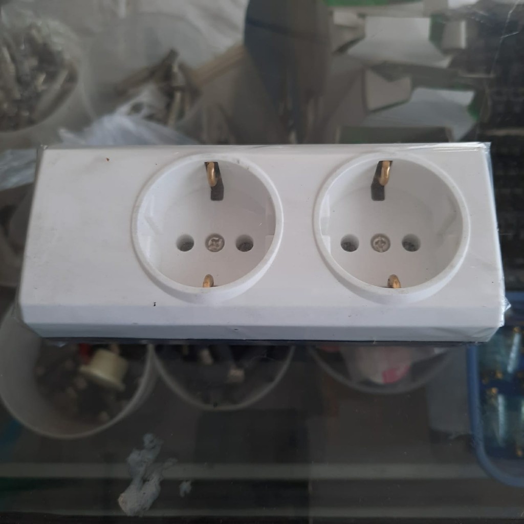 terminal stop kontak 2 lubang broco tempel