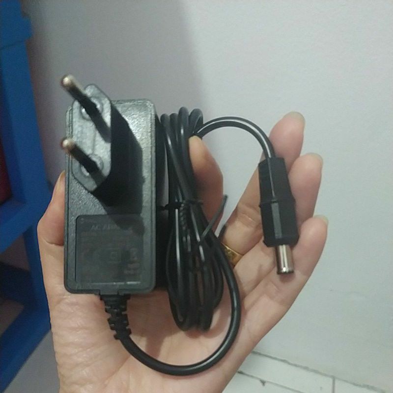 adaptor 14v 1.786 a