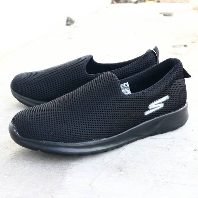 SEPATU SKECHERS SEPATU SLIP ON PRIA FULL BLACK MEREK SKCHRS