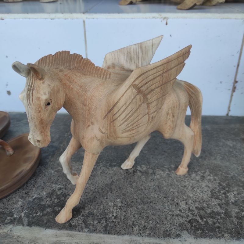 PATUNG KUDA TERBANG /DEKORASI KUDA TERBANG DARI KAYU SWAR