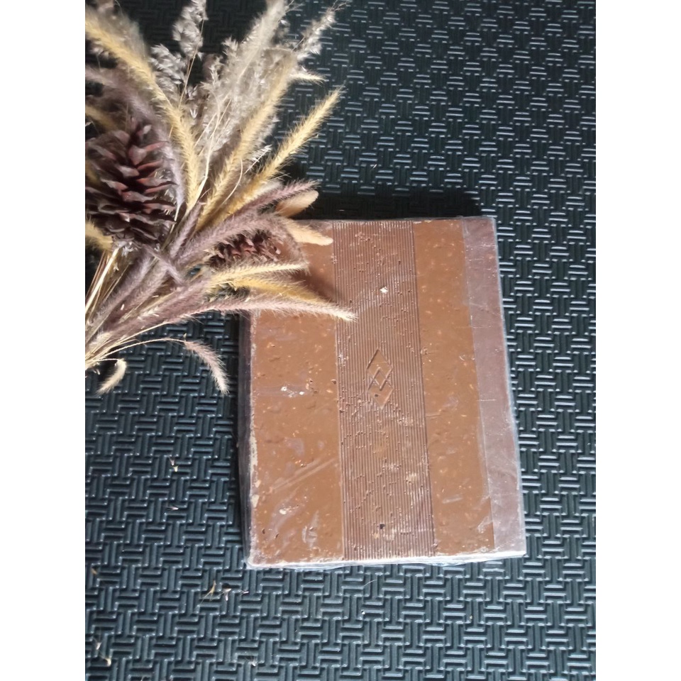

Silverqueen Coklat Kiloan Isi Mete Almond