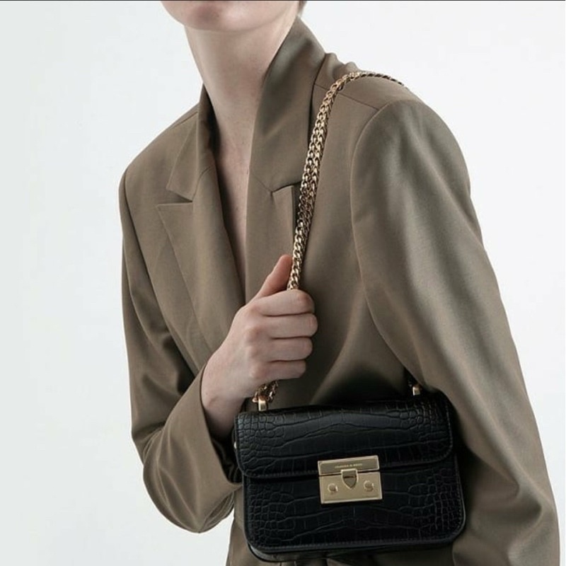 EFFECT BOXY CHAIN STRAP BAG