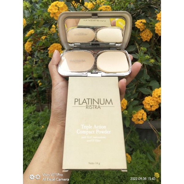 Ristra Platinum Bedak Padat