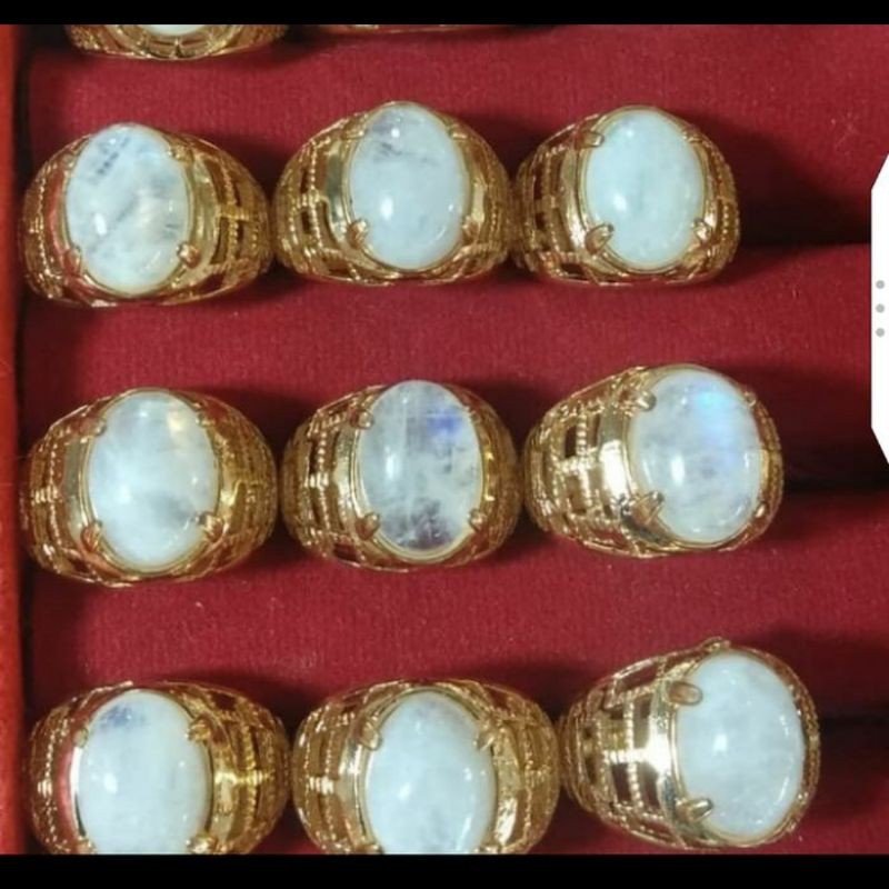 cincin batu biduri bulan