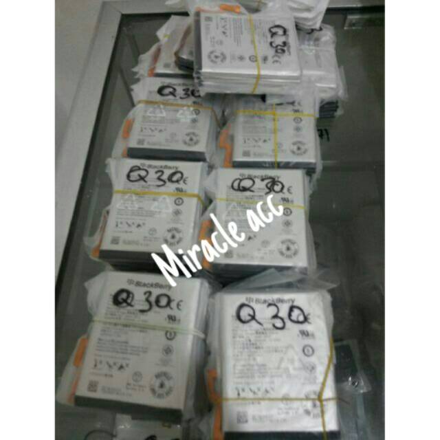 Baterai Original 100% BB Q30 / BB Passport/Batre/Batrai/Battery