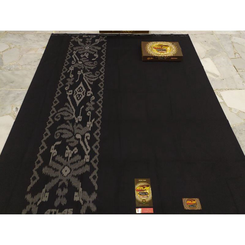 Sarung Atlas Hitam Polos Tumpal Kembang HPL sarung kembaran